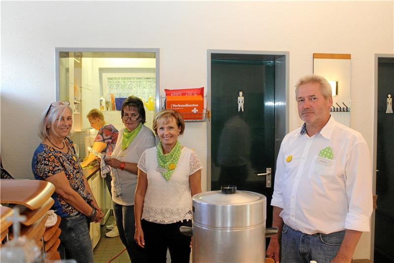Ein tatkräftiges Team sorgt für das Gelingen der Veranstaltung: (v.l.) Susanne Richter, Tanja Mevers, Karin Wolff, Carolin Kalberlah und Achim Thies.