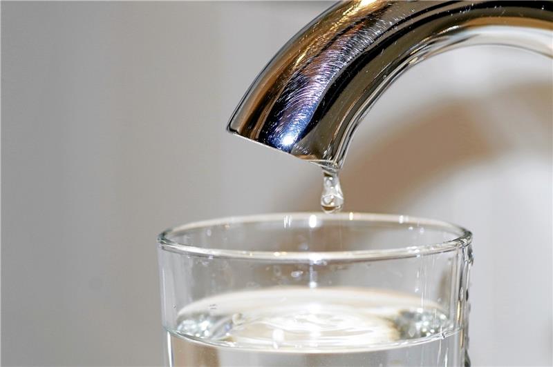 Ein tropfender Wasserhahn kann bis zu 5000 Liter im Jahr verlieren.  Foto: Pixabay