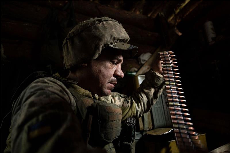 Lage für Ukrainer in Awdijiwka immer schwieriger Ein ukrainischer Soldat in Awdijiwka.