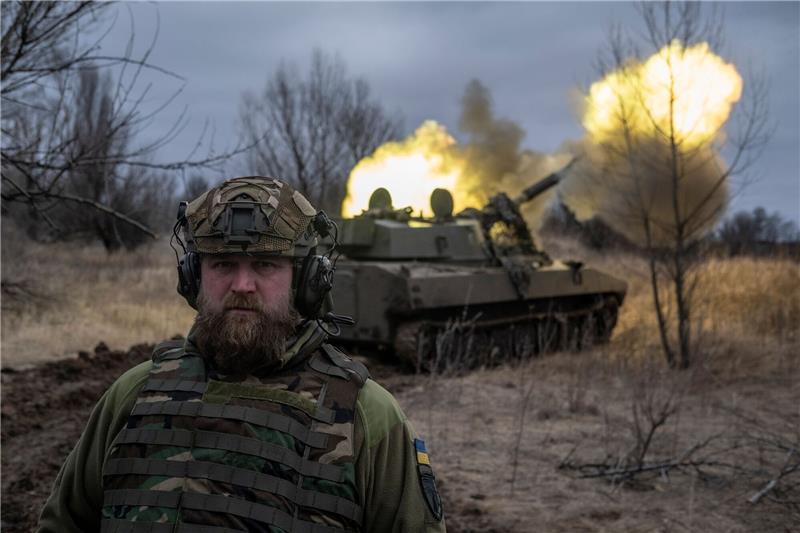 EU-Staaten: Eine Million Artilleriegeschosse für die Ukraine Ein ukrainisches Artilleriefahrzeug an der Frontlinie in der Region Donezk.