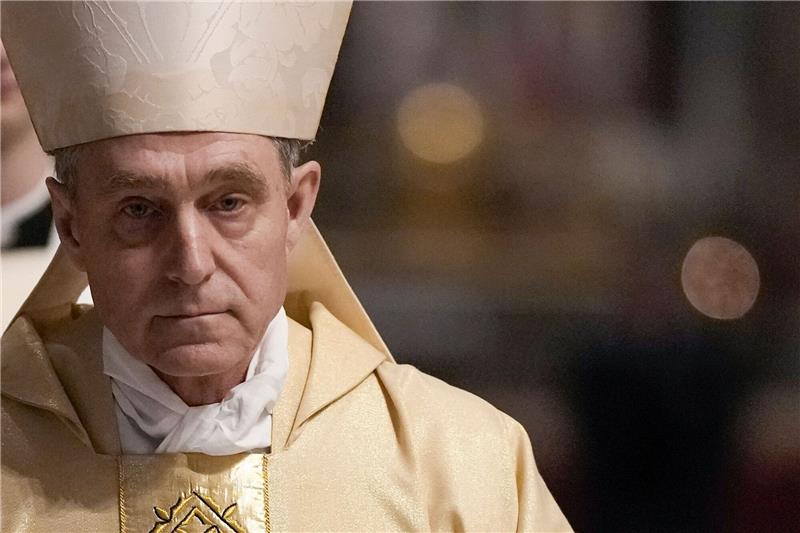 Papst hält Gänswein „Mangel an Menschlichkeit” vor Ein umstrittener Mann in der katholischen Kirche: Erzbischof Georg Gänswein.