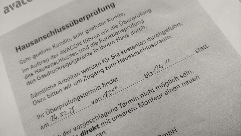 Sonderbar: Zettel kündigt „kostenlose“ Monteurleistung an Ein verdächtig wirkender Zettel flattert in den Briefkasten und kündigt den Besuch eines Handwerkers an.