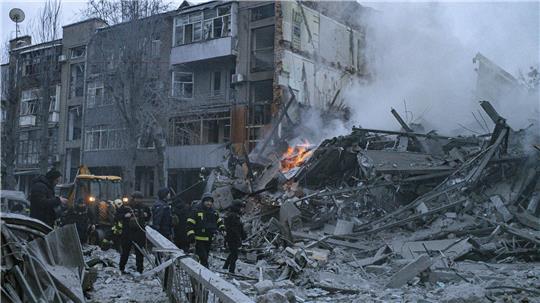 Ein zerstörtes Haus in Charkiw nach einem russischen Raketenangriff.