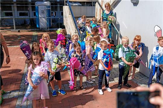 Eindruck von der Einschulung der Erstklässler Mitte August: Die Worthschule soll nach Vorstellung der Grünen Partei 42 wieder zurück an den Georgenberg wandern. Foto: Sowa