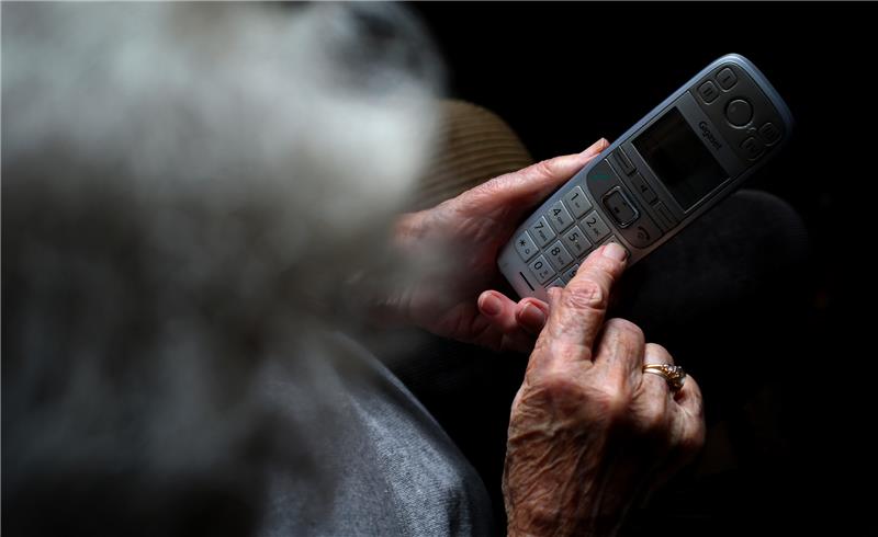 Schockanruf bei 93-Jähriger aus Liebenburg Eine 79-Jährige übergab in Scheeßel Bargeld und Wertgegenstände an einen Mittäter. Symbolfoto: dpa