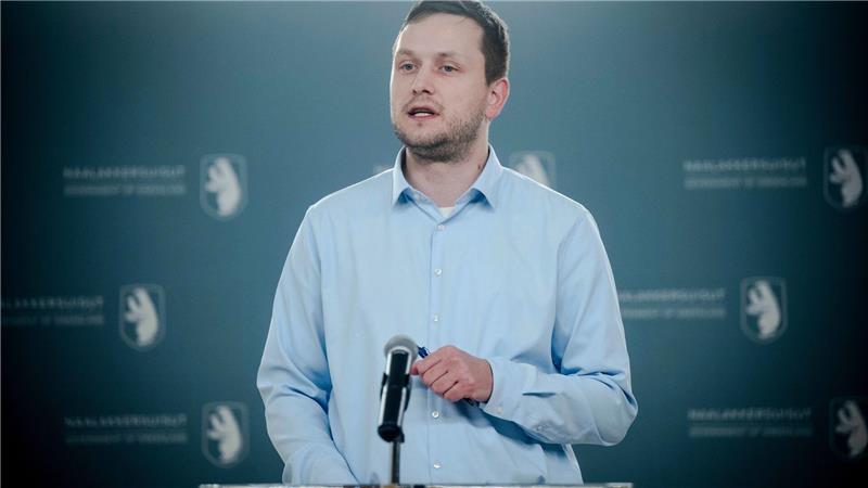 Eine Annexion über Nacht hält der grönländische Regierungschef Jens Frederik Nielsen für unwahrscheinlich.