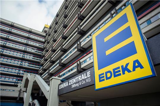 Eine Außenansicht der Edeka-Zentrale im Hamburger Statteil Winterhude.