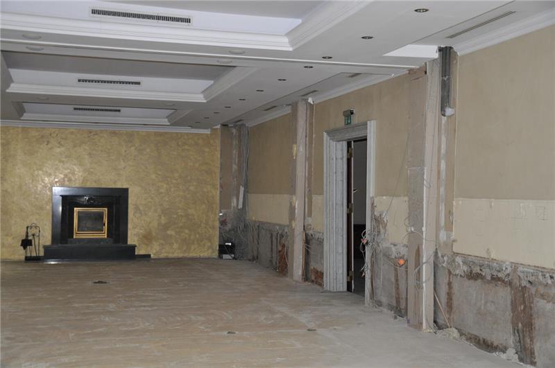 Eine Baustelle mit Relikten aus vergangener Zeit