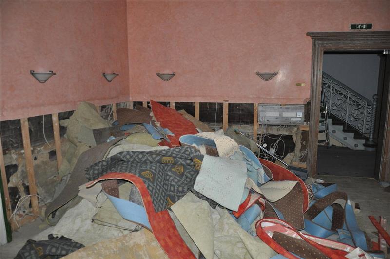 Eine Baustelle mit Relikten aus vergangener Zeit