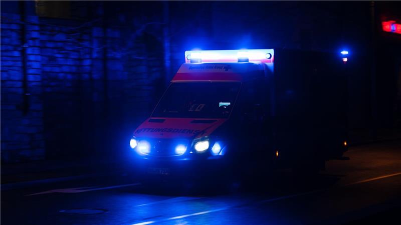 Eine Busfahrerin in der Region Hannover wird von einem Unbekannten angegriffen und verletzt. (Symbolbild)