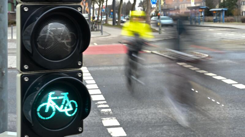 Umfrage: Fahrrad seit Ende der Pandemie weniger beliebt Eine Fahrradampel in München