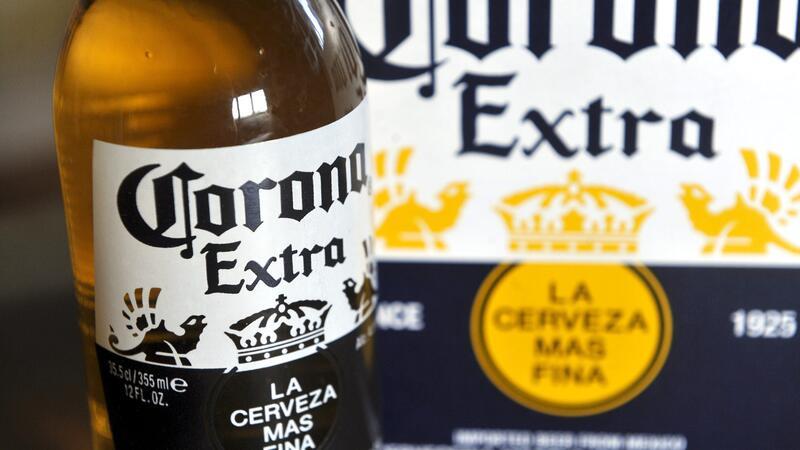 Corona-Bier: AB-Inbev investiert in Hasseröder Brauerei Eine Flasche des mexikanischen Corona-Biers. Der Brauerei-Konzern AB Inbev produziert das Bier jetzt im Harz.
