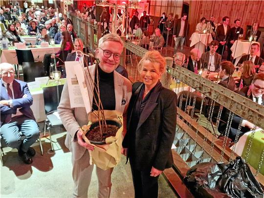 Eine Flatterulme für den VGT-Präsidenten.  Foto: Sowa