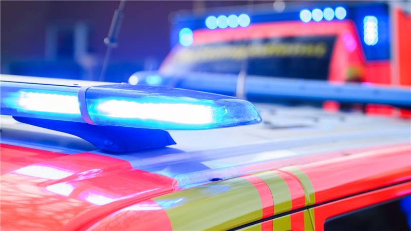 Eine Frau erlitt bei einem Unfall am Freitagabend schwere Verletzungen. (Symbolbild)