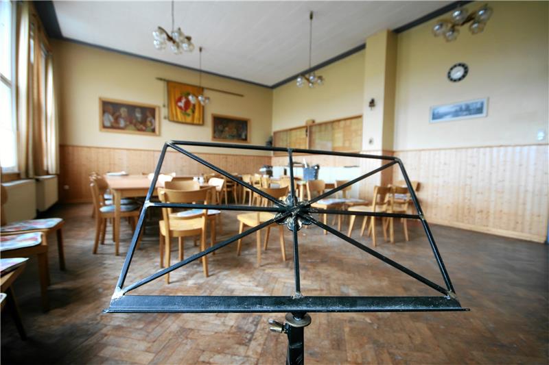 Dorfgemeinschaftshaus Nauen: Modernisierung beginnt Eine Frischzellenkur bekommt auch der Saal des Dorfgemeinschaftshauses. Foto: Gereke