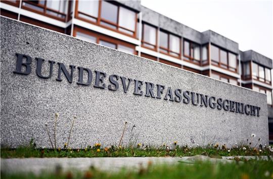 Eine Haushalts-Entscheidung ist vor dem Bundesverfassungsgericht gelandet.