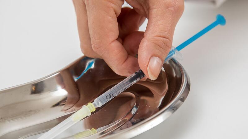 Eine Impfung soll eine Immunantwort auslösen, ohne dass die Krankheit zum Ausbruch kommt.