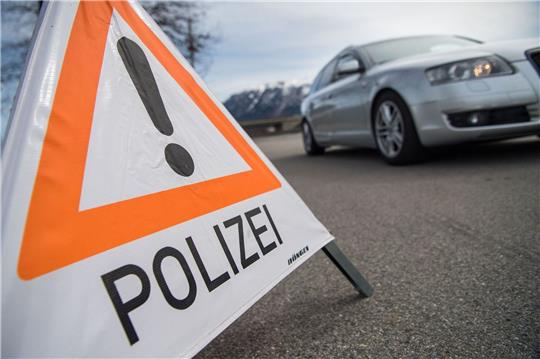 Eine Kontrollstelle der Polizei an der A8 nahe Berchtesgaden.