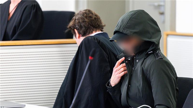 Eine Lehrerin aus Niedersachsen wurde unter anderem wegen Kindesmissbrauchs zu einem Jahr und sechs Monaten auf Bewährung verurteilt. (Archivbild)