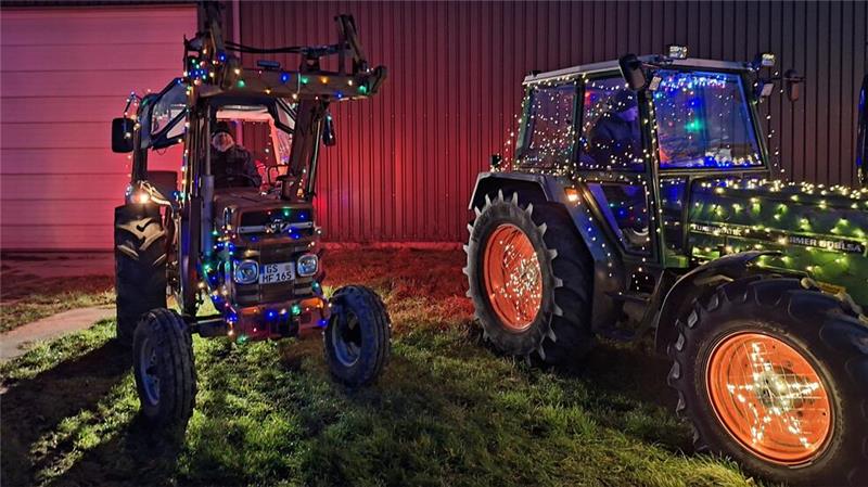 Eine Lichterfahrt ist etwas für Groß und Klein – auch bei den Treckern.