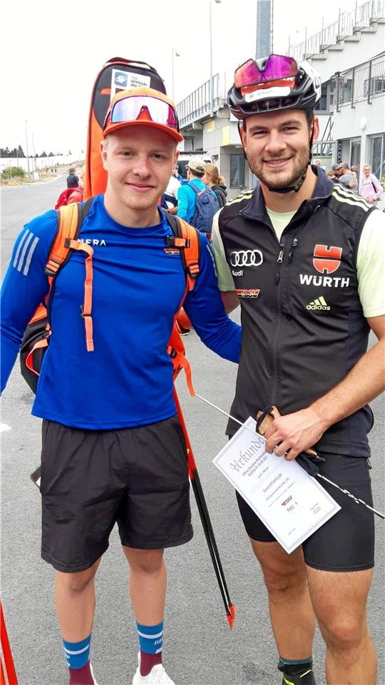 Eine Medaille haben sie zwar nicht gewonnen, die Ergebnisse stellen aber trotzdem zufrieden: Albert Engelmann (li.) überrascht im Sprint und der Verfolgung mit vorderen Plätzen. Danilo Riethmüller läuft im Sprint auf Rang vier.  Foto: Rebentisch