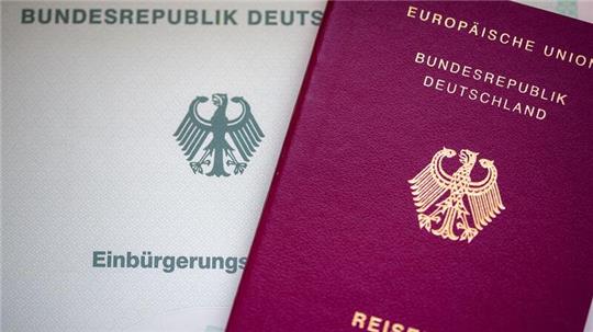 Eine Mitarbeiterin der Ausländerbehörde soll Gebühren veruntreut haben. (Symbolfoto) 