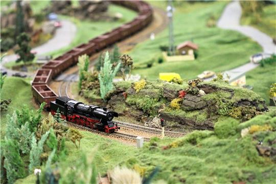 Eine Modelleisenbahn war 1948 im zertrümmerten Berlin eine wahre Kostbarkeit. Symbolfoto: Pixabay