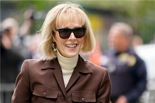 Eine New Yorker Geschworenenjury sieht es als erwiesen an, dass Donald Trump die US-Autorin E. Jean Carroll 1996 sexuell missbrauchte.