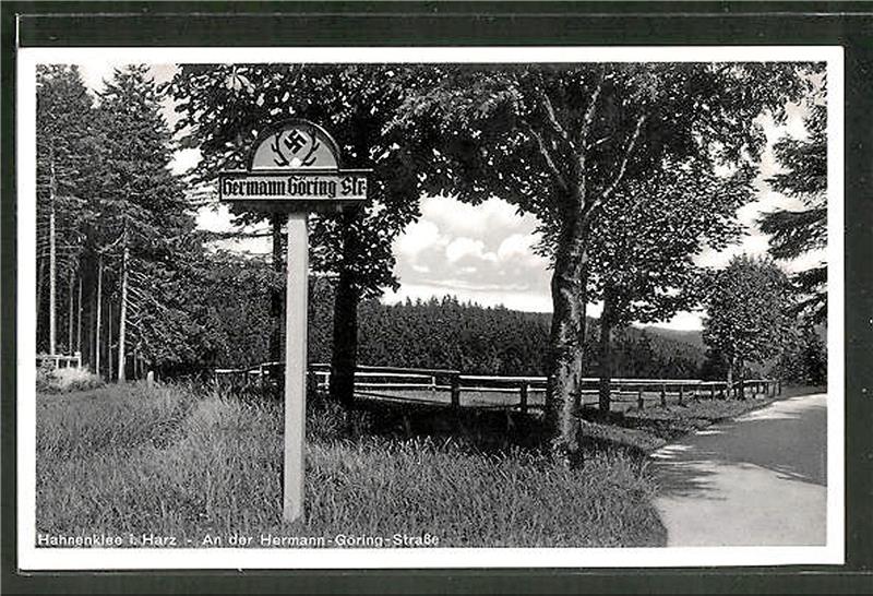 Eine Postkarte als Gruß aus dem Harz: Neben der Hermann-Göring-Straße gibt es in der Nazi-Zeit auch noch eine Adolf-Hitler-Straße in Hahnenklee.  Fotos: Spurensuche