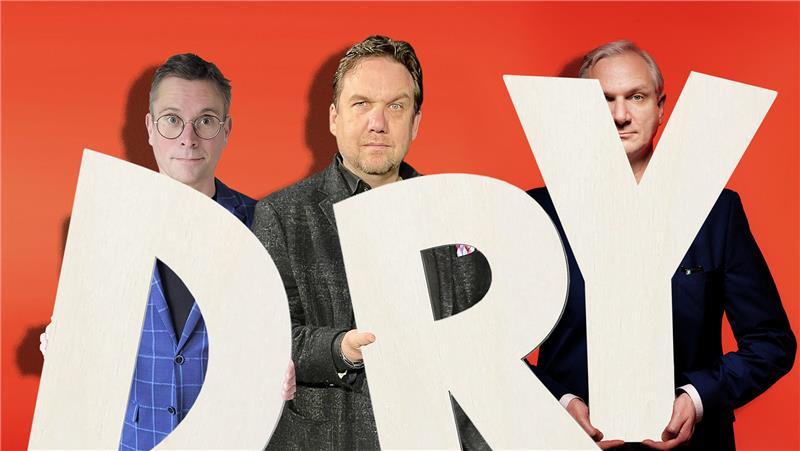 Eine Rarität ist der Auftritt des „TAK-Ensembles“, zu dem sich drei Solokünstler für ein gemeinsames Programm („Aller guten Dinge: DRY“) zusammengetan haben: Ingo Börchers, Matthias Brodowy und Hans Gerzlich.