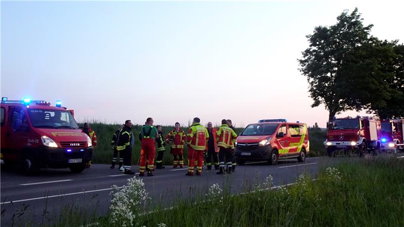 Unklare Rauchentwicklung: Feuerwehr rückt nach Ostlutter aus Eine Rauchsäule über Ostlutter beunruhigt einen besorgten Bürger, der einen Vegetationsbrand vermutet und die Feuerwehr alarmiert. Foto: Biener