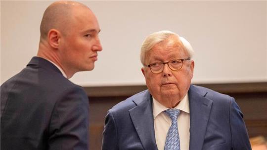 „Eine Schädigung des Staates lag mir fern“: Christian Olearius (r.).