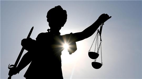 Eine Statue der römischen Göttin Justitia. (Symbolbild)