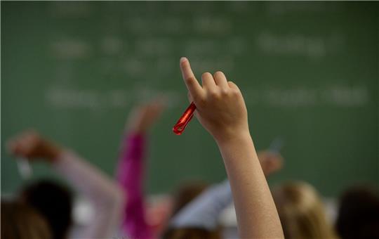 Eine Studie, an der die Universität Halle beteiligt war, zeigt Verzerrungen bei der Beurteilung durch Lehrkräfte von Jungen und Mädchen.