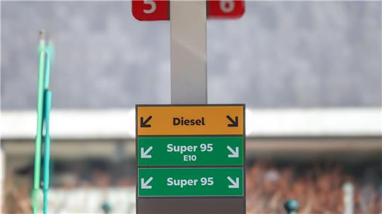 Eine Tankstelle in Nordrhein-Westfalen. (Archiv)