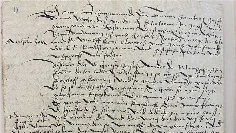 Handschriftliche Seite mit dichtem, altertümlichen Text in schwarzer Tinte auf hellem Papier.