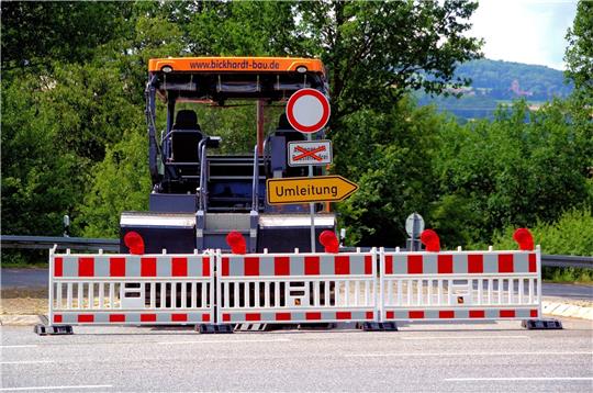 Eine ausgeschilderte Umleitung wird eingerichtet.  Symbolfoto: Pixabay