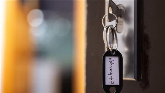 Eine bezahlbare Wohnung zu finden, ist vielerorts in Deutschland nicht leicht. (Symbolbild) 