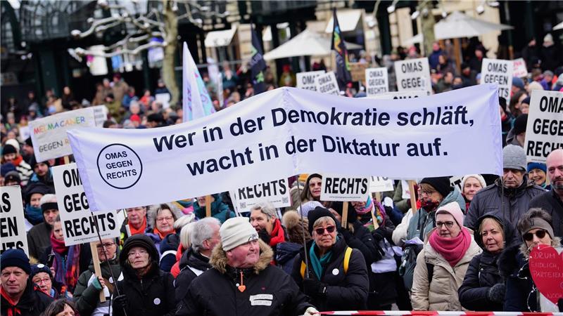 Eine deutliche Mehrheit in Deutschland sieht eine negative Entwicklung der Demokratie. (Archivbild)