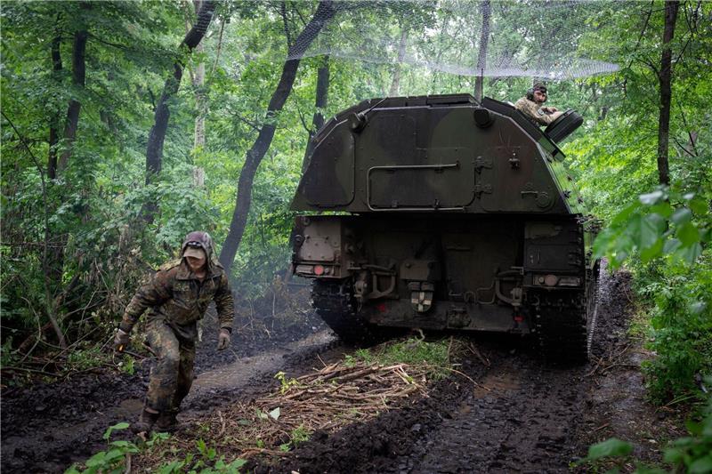 Krieg gegen die Ukraine: So ist die Lage Eine deutsche Panzerhaubitze 2000 der ukrainischen Armee an der Frontlinie in der Nähe von Bachmut.