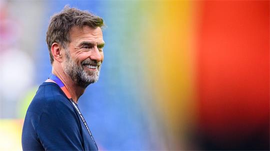 Eine entscheidende Hürde weniger: Jürgen Klopp kann jetzt Bundestrainer werden. (Archivbild)