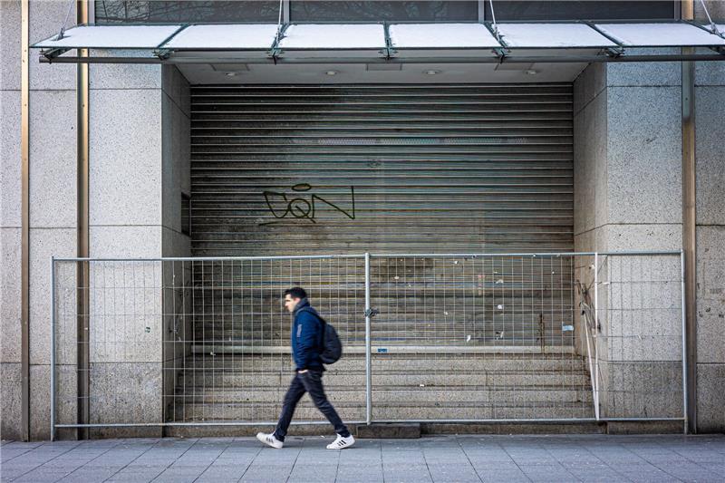 Verdi gegen Filial-Schließungen bei Galeria Karstadt Kaufhof Eine geschlossene Galeria Karstadt Kaufhof Filiale in Hannover.