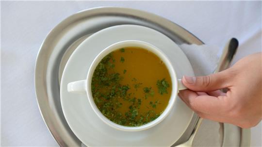 Eine große Mehrheit der Menschen unter 30 Jahren findet Fasten sinnvoll. (Archivbild)