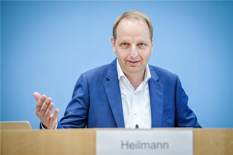 Unionsfraktion sieht 90 offene Fragen beim Heizungsgesetz «Eine grundsätzliche Überarbeitung der Heizungspläne wäre richtig», sagt der CDU-Bundestagsabgeordneter Thomas Heilmann.