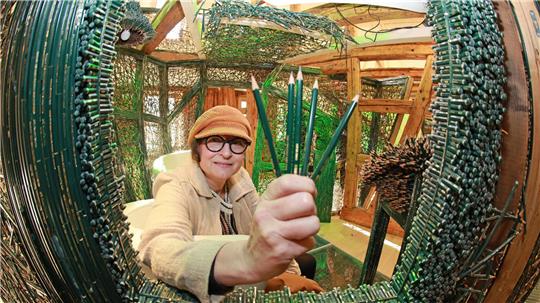 Eine halbe Million Stifte, eine Idee: Das „Bleistifthaus“ in Osterode verbindet Handwerk, Kunst und Virtual Reality.