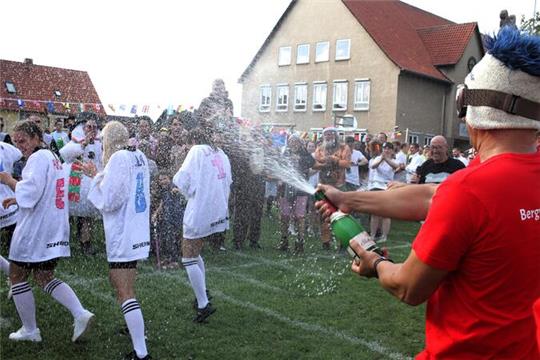 Eine heiße Sause mit viel Spiel und Spaß bietet das Dorffest in Othfresen. Es lockt von Freitag bis Sonntag.