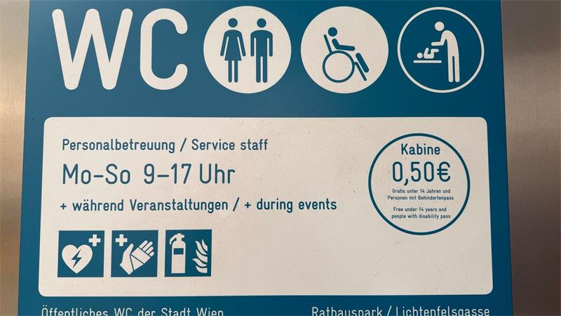 50 Cent für Klogang - 27-Jährige verklagt Stadt Wien Eine junge Frau in Wien sieht sich durch die Kosten von 50 Cent für die Nutzung einer Kabine in öffentlichen Toiletten diskriminiert.