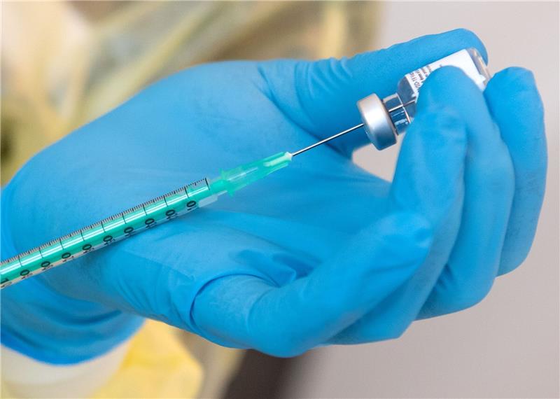 Unbeabsichtigte Proteine durch mRNA-Impfung Eine mRNA-Impfung kann zur Bildung unerwünschter Proteine führen. Fachleute sehen das jedoch nicht als problematisch an.