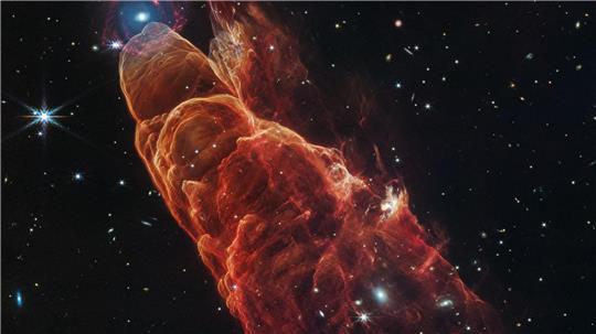 Eine neue Aufnahme des sogenannten Kosmischen Wirbelsturms könnte Fachleuten helfen, Stern-Auswürfe besser zu verstehen.