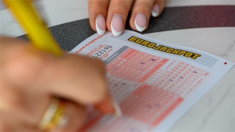 Eine neue Chance auf den prall gefüllten Eurojackpot gibt es am Dienstag.